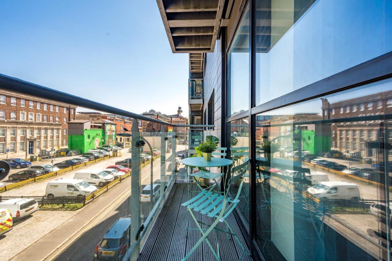 Host & Stay - Central Balcony Apt Liverpool Exteriör bild